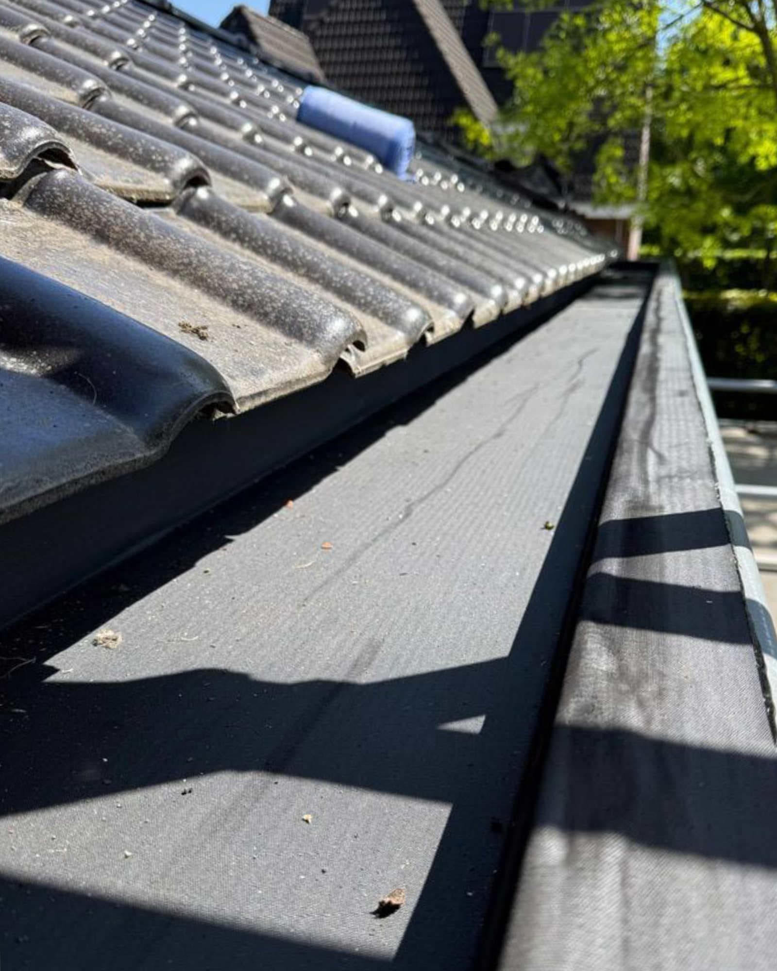 Dezelfde dakgoot na renovatie met Resistit EPDM